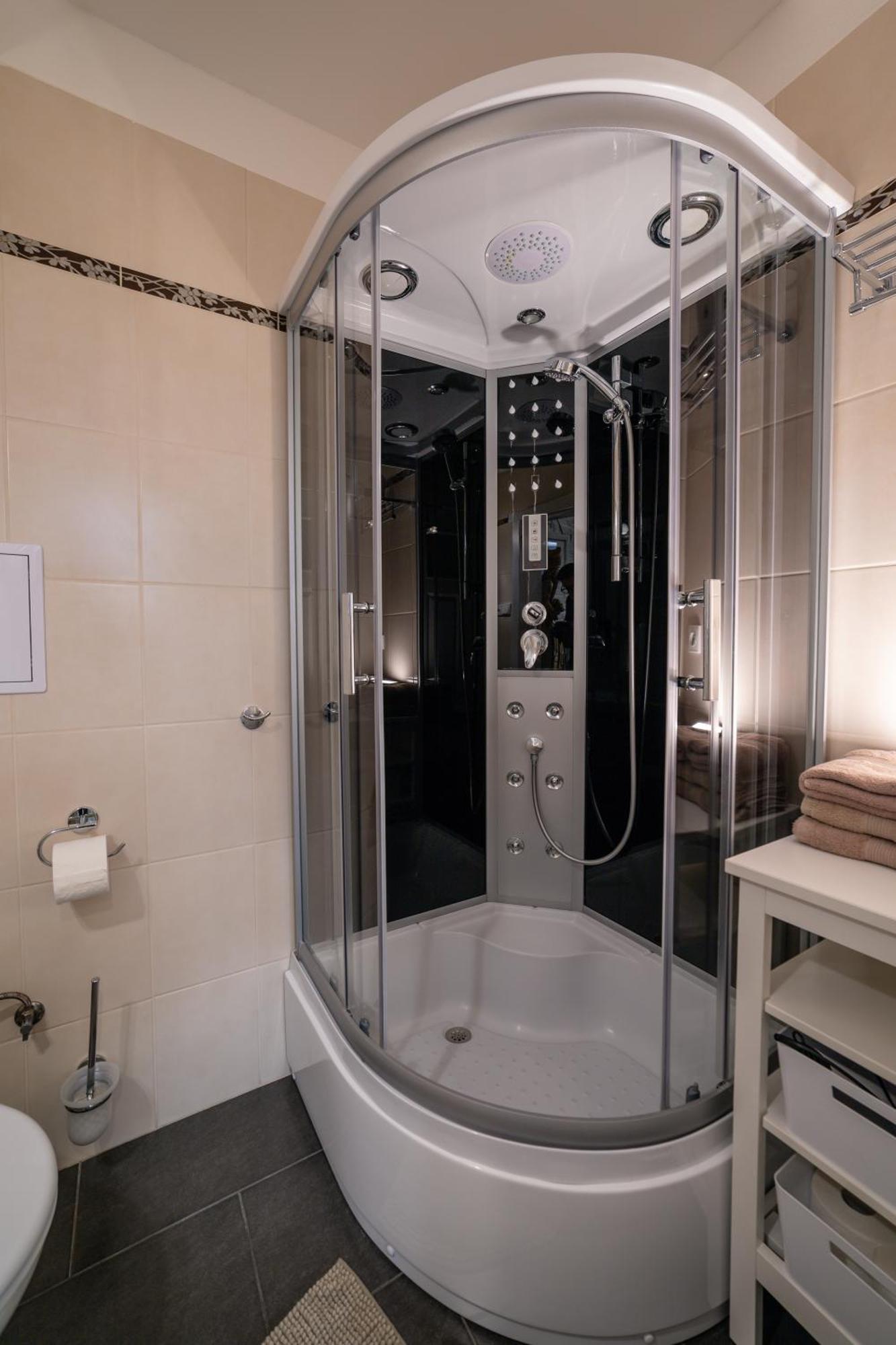 Apartman Sv. Urban 브라티슬라바 외부 사진